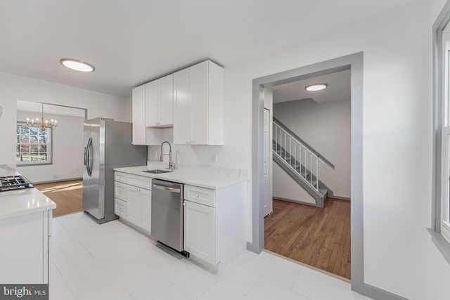 14811 PALMERSTON SQ, Centreville, VA 20120