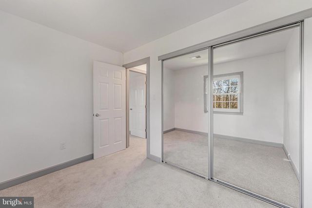 14811 PALMERSTON SQ, Centreville, VA 20120