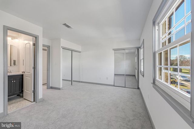 14811 PALMERSTON SQ, Centreville, VA 20120