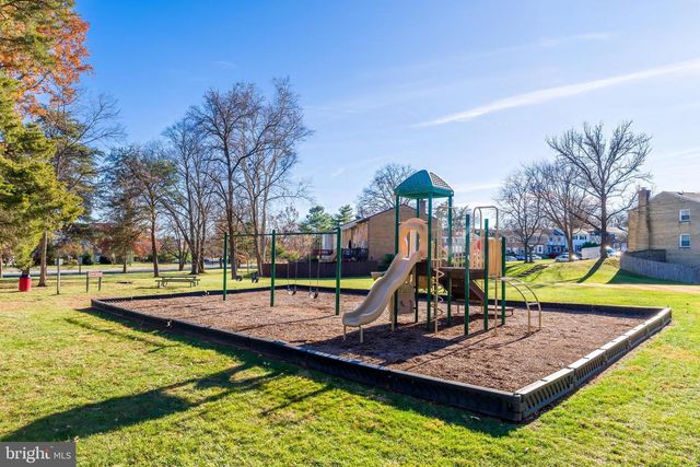 14811 PALMERSTON SQ, Centreville, VA 20120