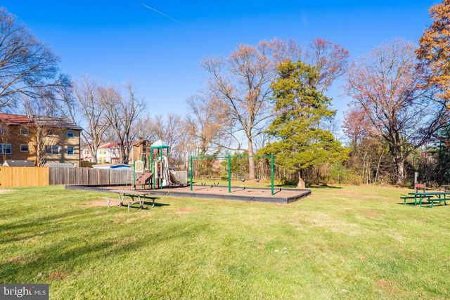 14811 PALMERSTON SQ, Centreville, VA 20120