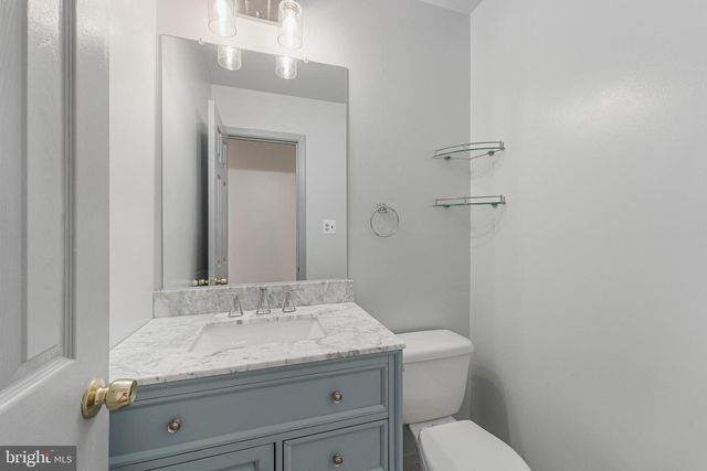 14811 PALMERSTON SQ, Centreville, VA 20120