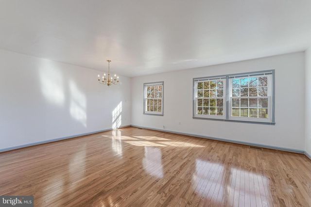 14811 PALMERSTON SQ, Centreville, VA 20120