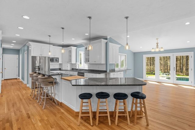 7 Daniel Shays Rd, Hopkinton, MA 01748