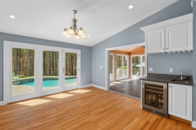 7 Daniel Shays Rd, Hopkinton, MA 01748