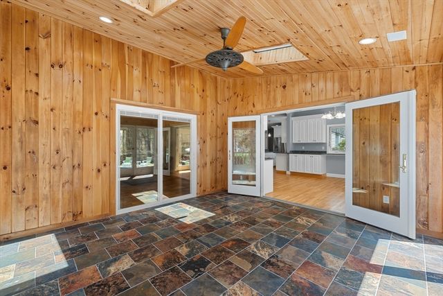 7 Daniel Shays Rd, Hopkinton, MA 01748