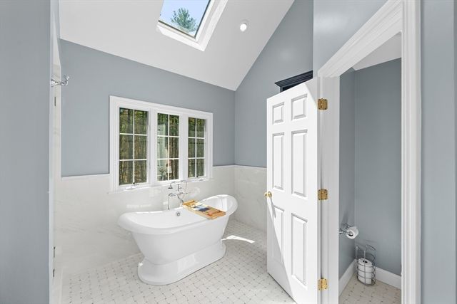 7 Daniel Shays Rd, Hopkinton, MA 01748