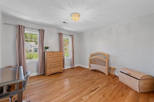 7 Daniel Shays Rd, Hopkinton, MA 01748