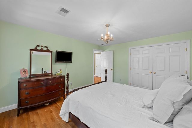 7 Daniel Shays Rd, Hopkinton, MA 01748