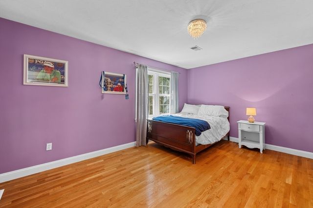 7 Daniel Shays Rd, Hopkinton, MA 01748