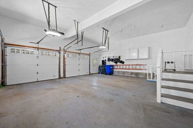 7 Daniel Shays Rd, Hopkinton, MA 01748