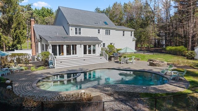 7 Daniel Shays Rd, Hopkinton, MA 01748