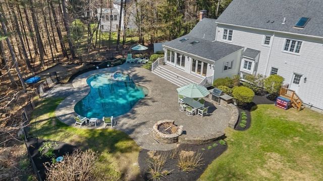 7 Daniel Shays Rd, Hopkinton, MA 01748