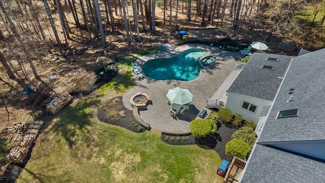 7 Daniel Shays Rd, Hopkinton, MA 01748
