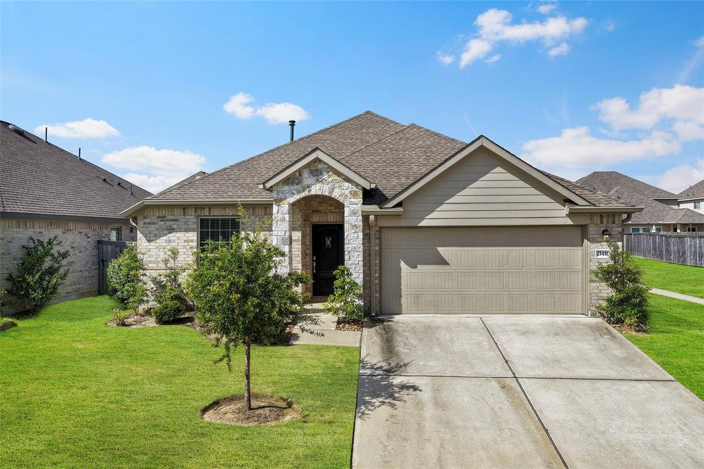 21431 Petherton Drive, Tomball, TX 77375