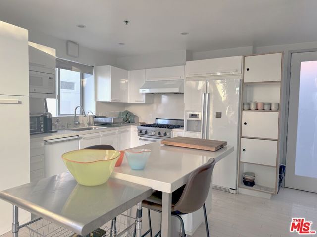13326 Beach Avenue 203, Marina Del Rey, CA 90292