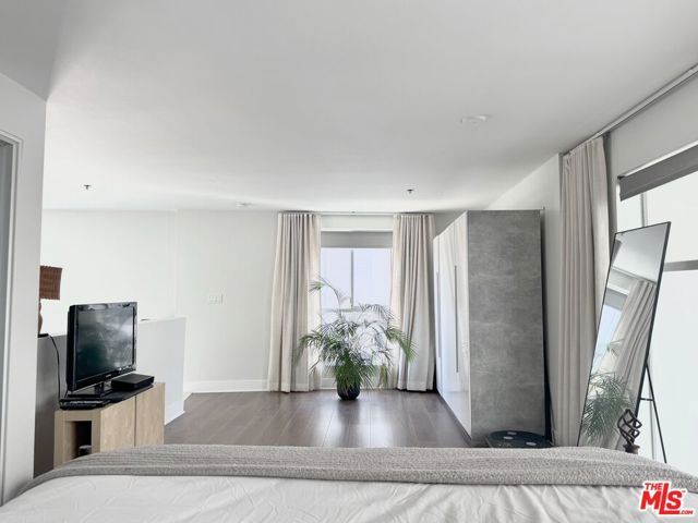 13326 Beach Avenue 203, Marina Del Rey, CA 90292