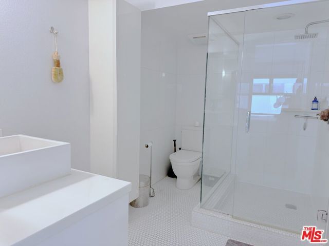 13326 Beach Avenue 203, Marina Del Rey, CA 90292