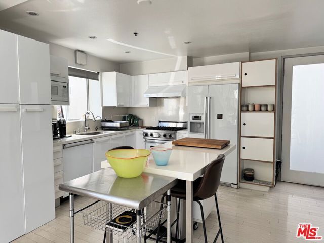 13326 Beach Avenue 203, Marina Del Rey, CA 90292