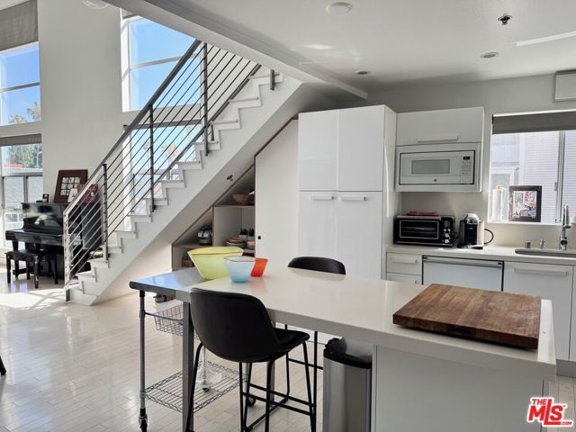 13326 Beach Avenue 203, Marina Del Rey, CA 90292