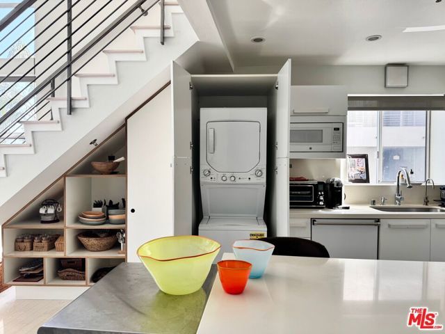 13326 Beach Avenue 203, Marina Del Rey, CA 90292