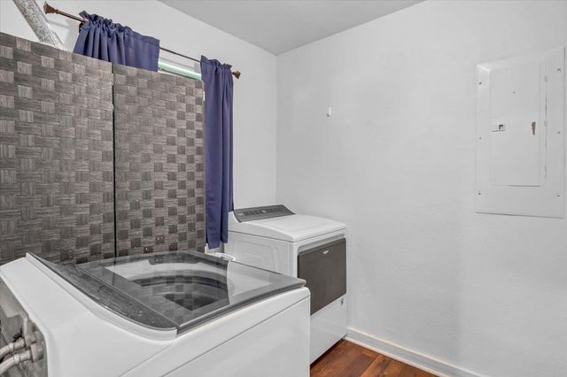 1704 Oakwood Drive, Troup, TX 75789