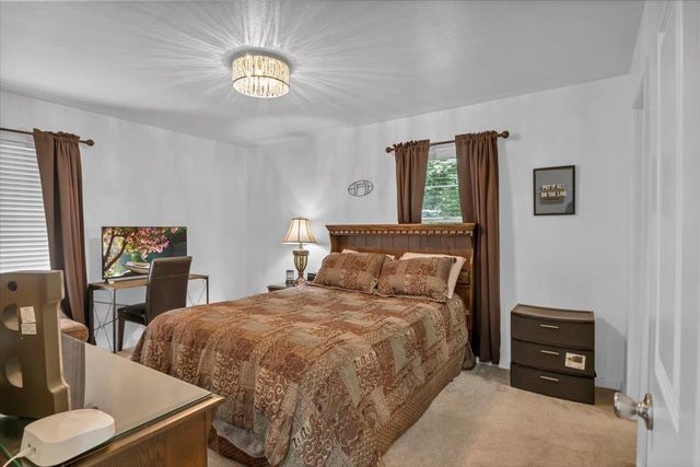 1704 Oakwood Drive, Troup, TX 75789