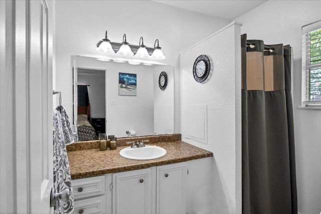 1704 Oakwood Drive, Troup, TX 75789