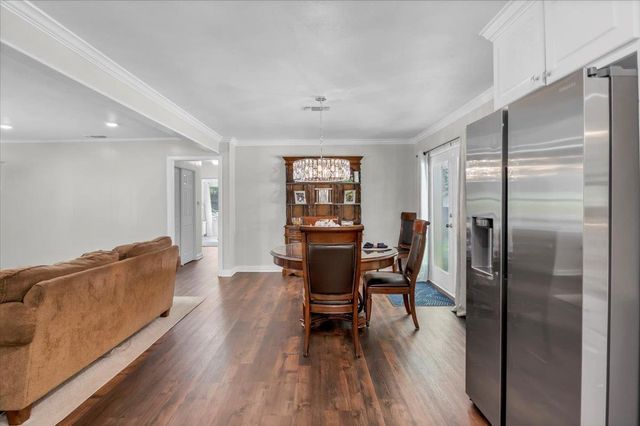 1704 Oakwood Drive, Troup, TX 75789