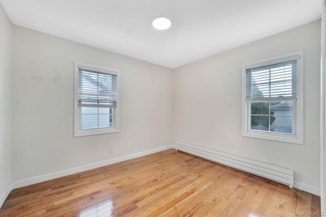 40 S 16 S, New Hyde Park, NY 11040