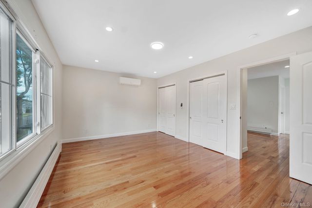 40 S 16 S, New Hyde Park, NY 11040