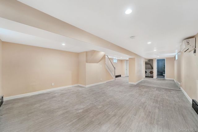 40 S 16 S, New Hyde Park, NY 11040