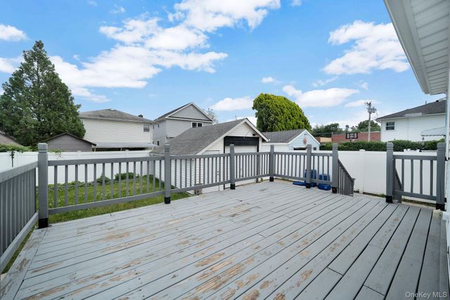 40 S 16 S, New Hyde Park, NY 11040