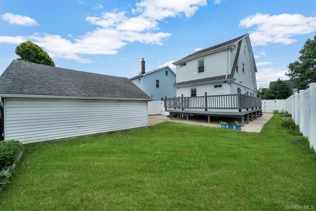 40 S 16 Street, New Hyde Park, NY 11040