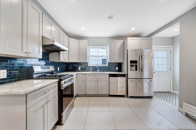 40 S 16 S, New Hyde Park, NY 11040