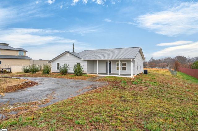 583 Berry Road, Chesnee, SC 29316