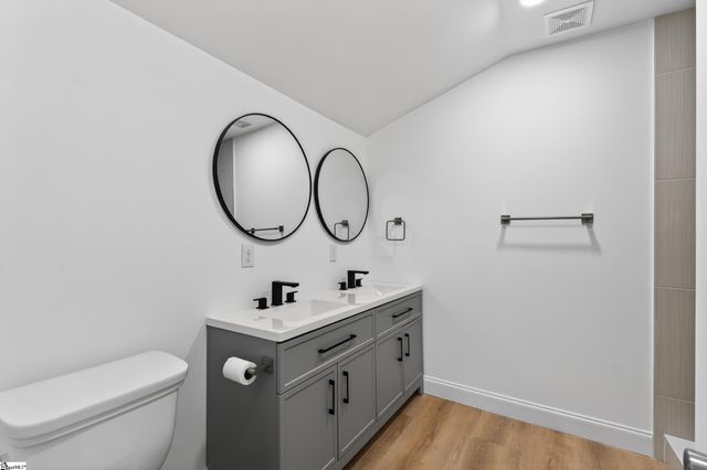 583 Berry Road, Chesnee, SC 29316