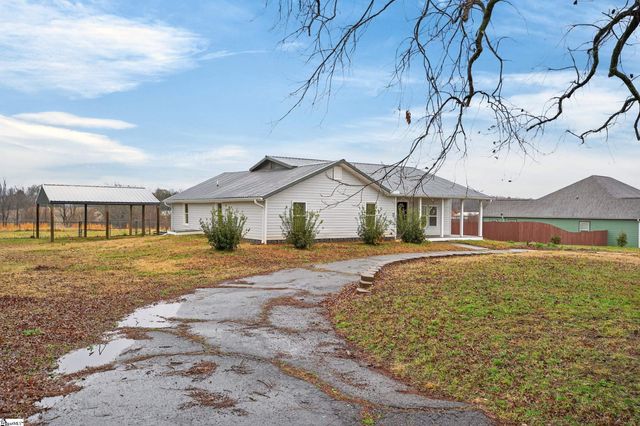 583 Berry Road, Chesnee, SC 29316