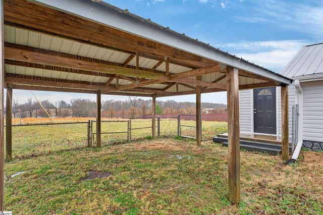 583 Berry Road, Chesnee, SC 29316