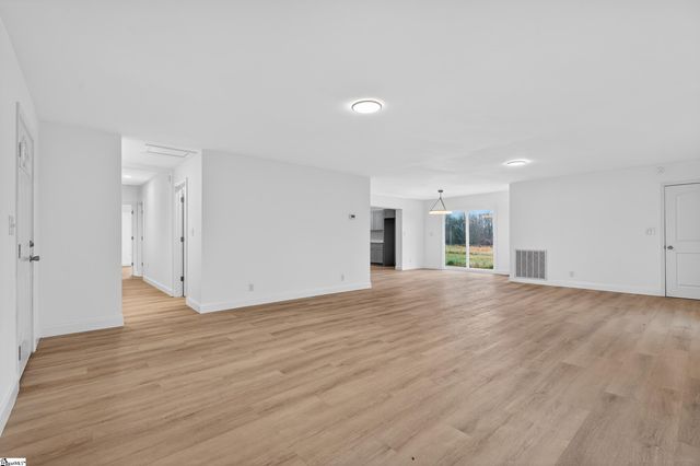 583 Berry Road, Chesnee, SC 29316