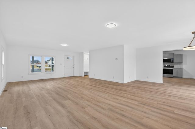 583 Berry Road, Chesnee, SC 29316