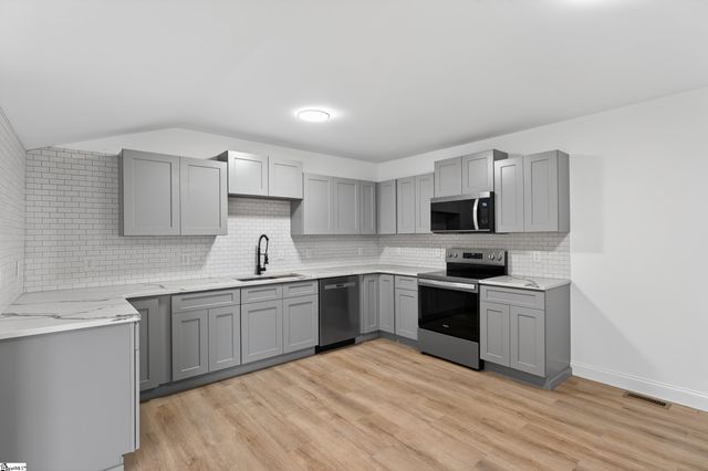 583 Berry Road, Chesnee, SC 29316