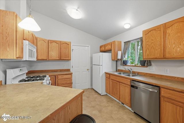 7160 W Gladstone Lane, Wasilla, AK 99623