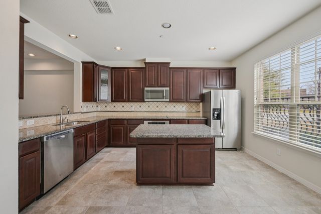 3934 Amberwood Drive, Addison, TX 75001