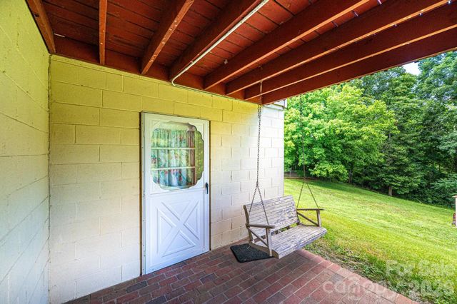 452 Swanson Drive SW, Lenoir, NC 28645