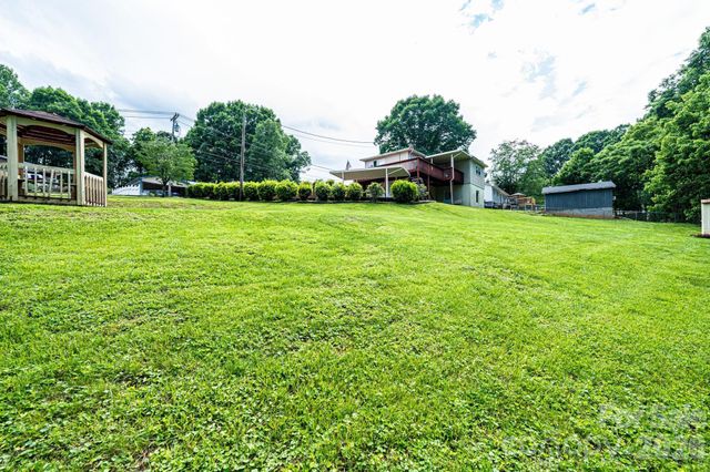 452 Swanson Drive SW, Lenoir, NC 28645