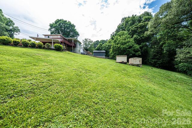 452 Swanson Drive SW, Lenoir, NC 28645