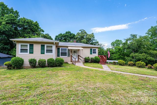 452 Swanson Drive SW, Lenoir, NC 28645