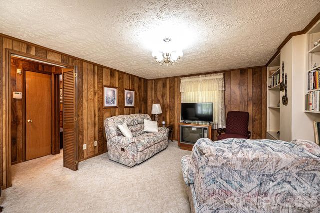 452 Swanson Drive SW, Lenoir, NC 28645