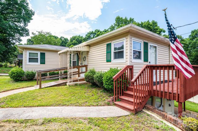 452 Swanson Drive SW, Lenoir, NC 28645